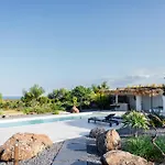 Casa Mira * אורוסיי